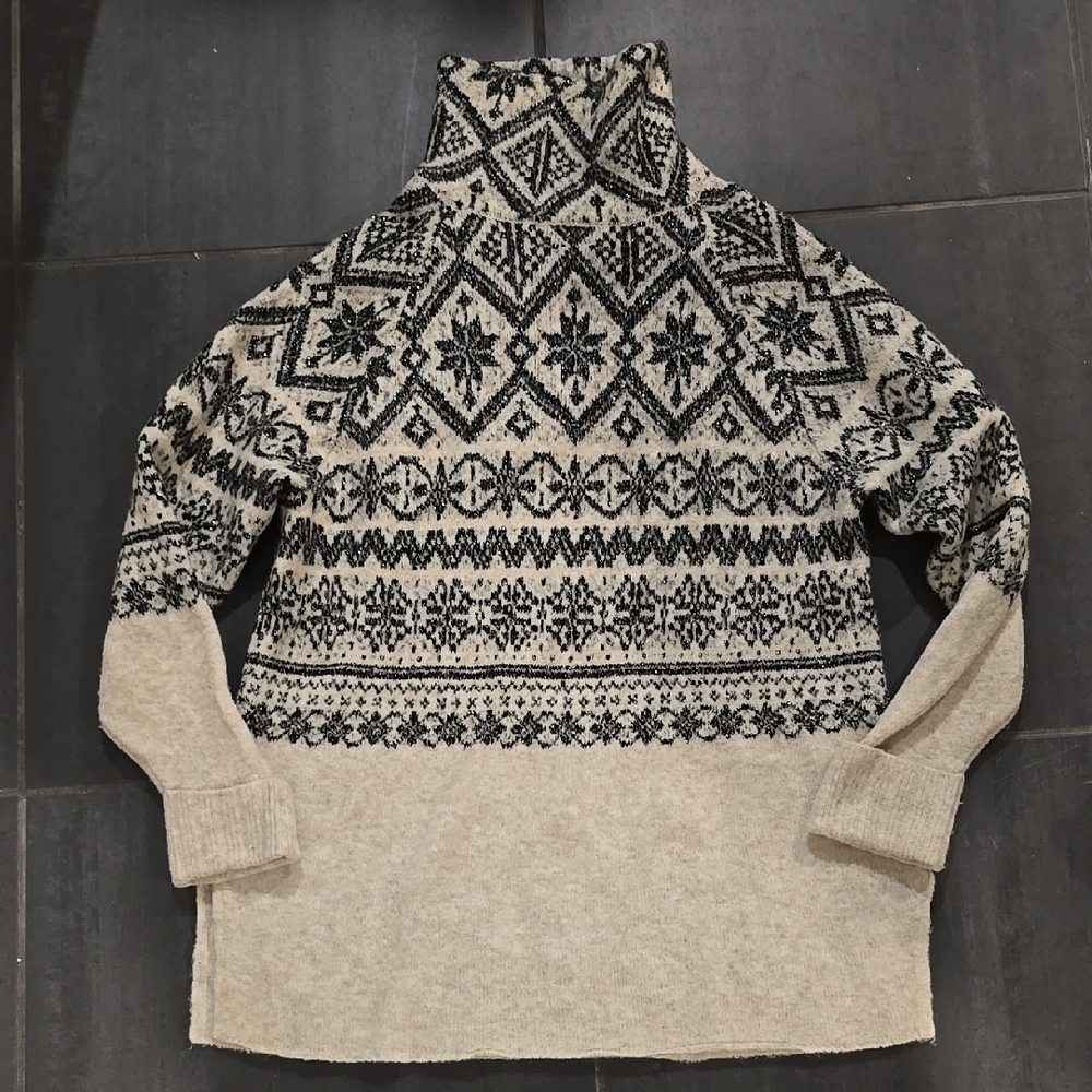 H&M Women's Beige and Black Ski Patterned Sweater, Size S